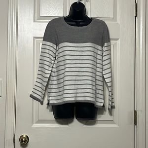 Lightweight grey/white sweater